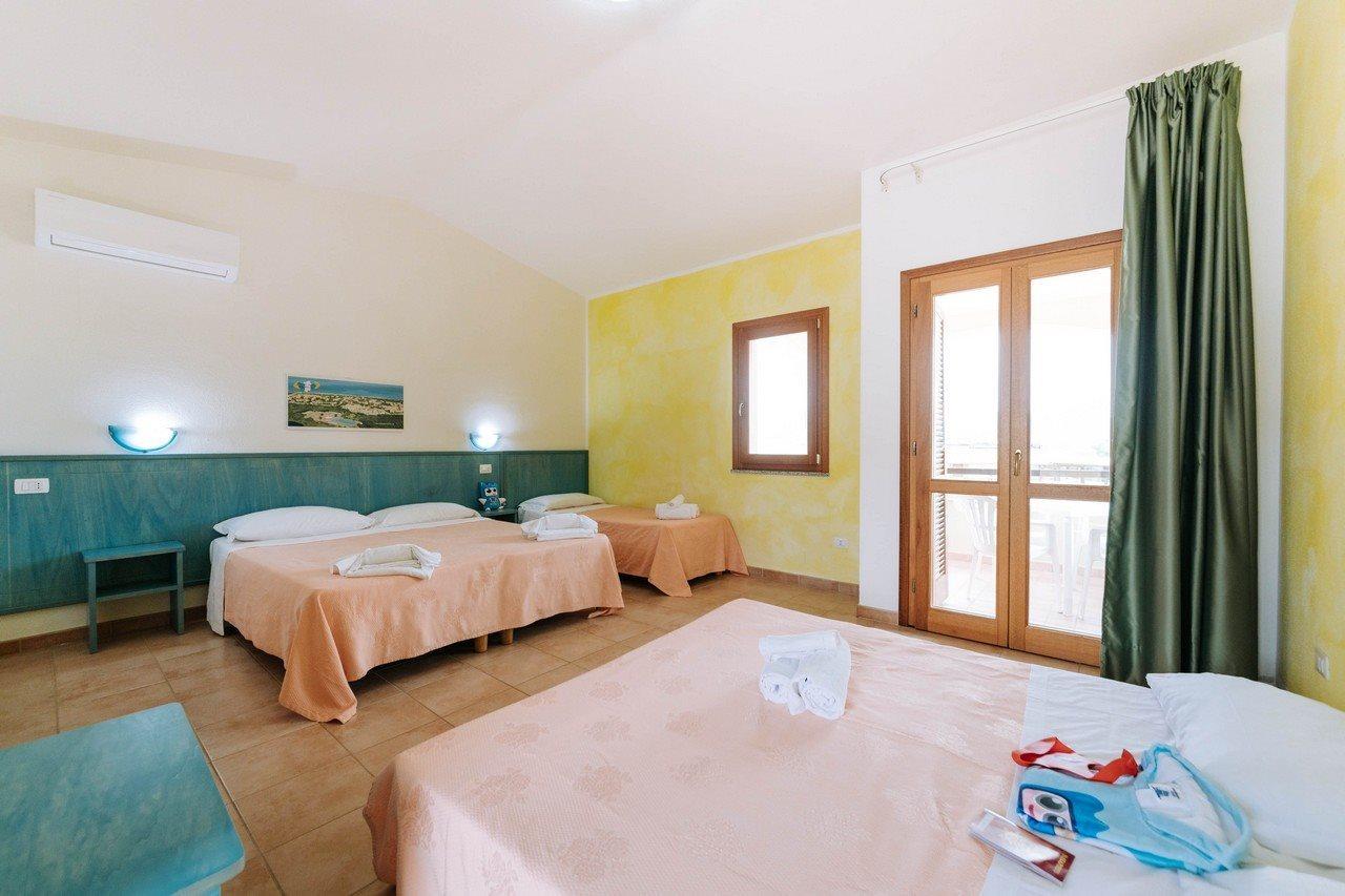Baia Delle Mimose Badesi Exterior foto