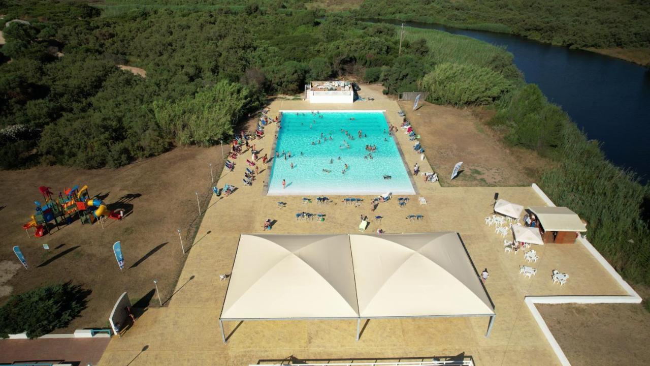 Baia Delle Mimose Badesi Exterior foto