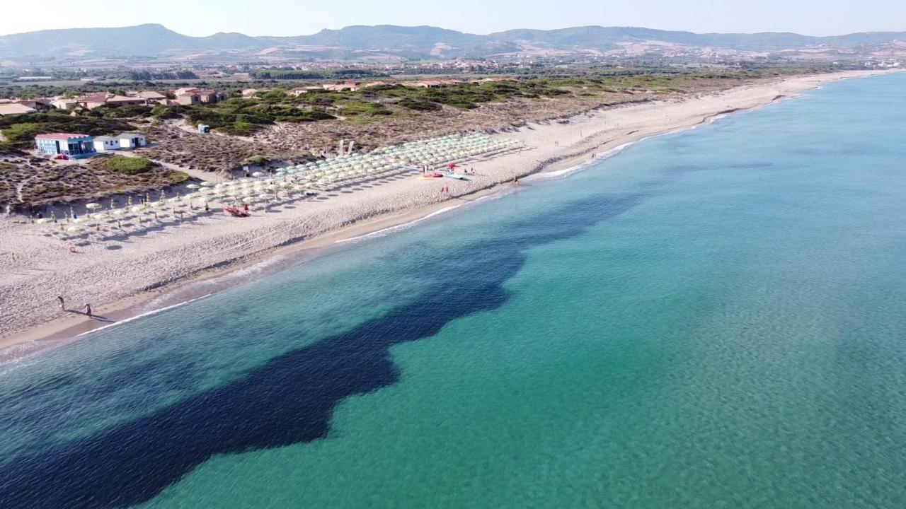 Baia Delle Mimose Badesi Exterior foto