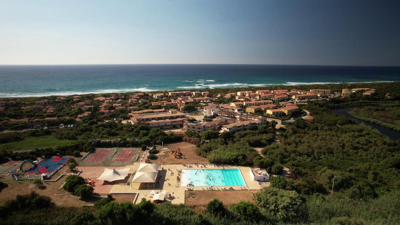 Baia Delle Mimose Badesi Exterior foto